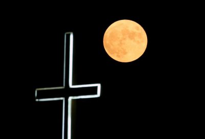 Росс предупредил, что 2 сентября – худший день для употребления спиртных напитков – Полнолуние сентябрь 2020 Украина