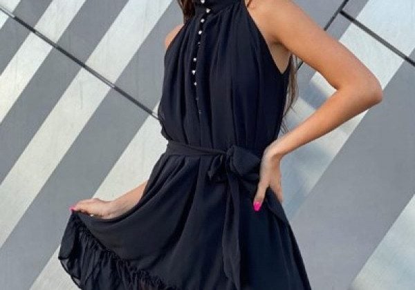 У моді total black - як улітку в чорному не виглядати сумно: фото