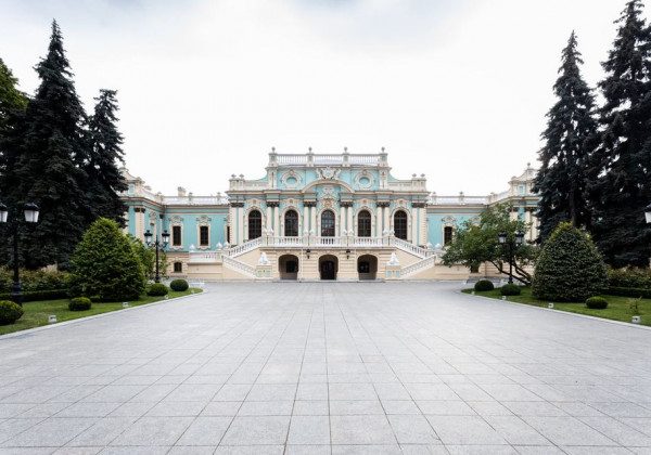 У Києві відкривають для відвідування Маріїнський палац: час роботи і ціна