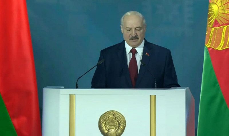 Лукашенко показав приклад України, як потрібно поводитися з Путіним