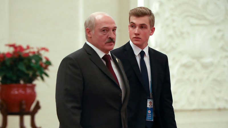 Лукашенко розповів, чи передасть сину Миколі владу в Білорусі