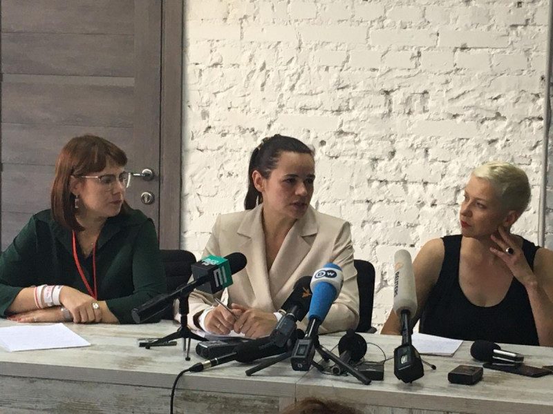 Вибори у Білорусі: Тихановська назвала себе переможцем і вимагає передачі влади