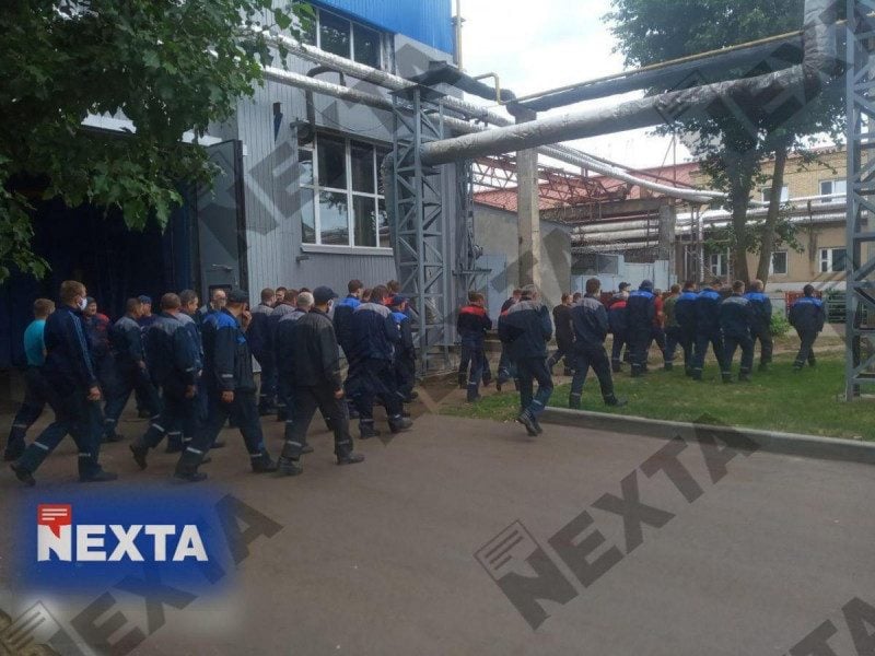 Массовая забастовка в Беларуси: работники предприятий требуют отставки Лукашенко