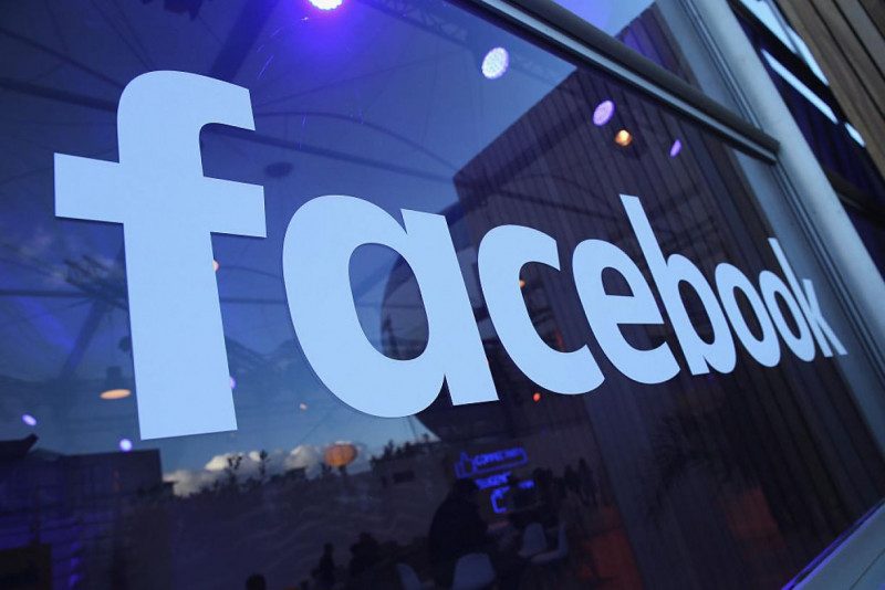 Хакеры слили личные данные пользователей Facebook