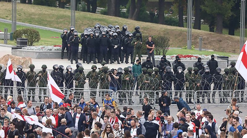 В Минске протестующие начинают действовать решительно