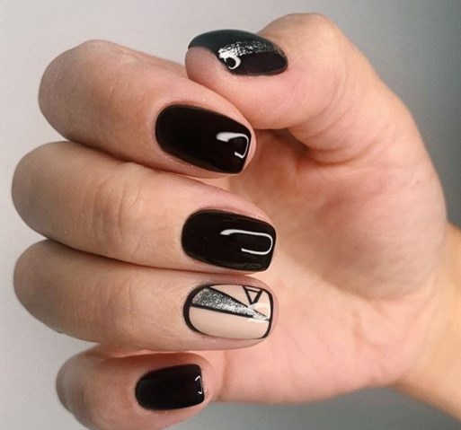 Чорний манікюр осінь 2020 Чорний манікюр осінь 2020