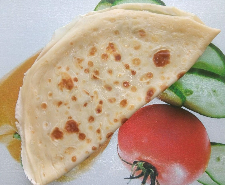 Блинчики не сладкие, а соленые, готовятся с сыром дорблю