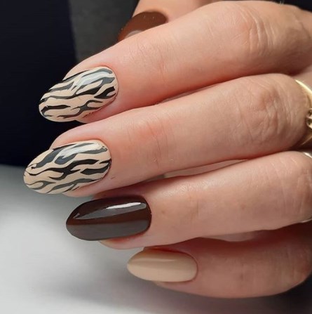 Коричневий манікюр осінь 2020 Коричневий манікюр осінь 2020