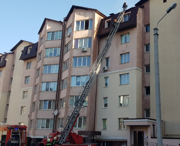 Під Києвом горів багатоквартирний будинок, вигоріло багато квартир, дізналися журналісти Під Києвом горів багатоквартирний будинок, вигоріло багато квартир, дізналися журналісти