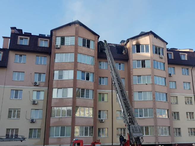 Під Києвом горів багатоквартирний будинок, вигоріло багато квартир, дізналися журналісти Під Києвом горів багатоквартирний будинок, вигоріло багато квартир, дізналися журналісти