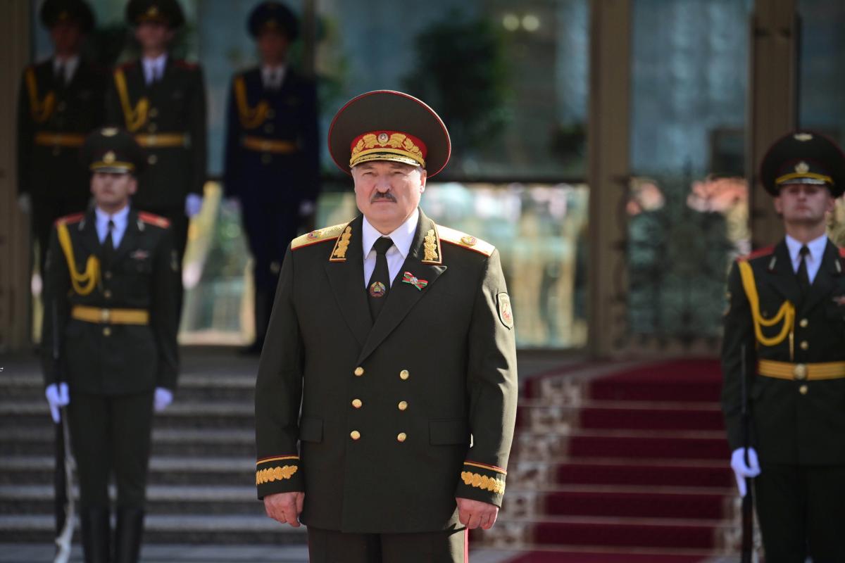 Лукашенко по одной причине плевать на международное право – экс-лидер Беларуси