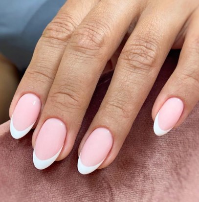 Модний франузький манікюр 2020