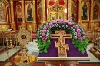 Воздвиження Хреста Господнього - привітання з Чесним Хрестом і листівки