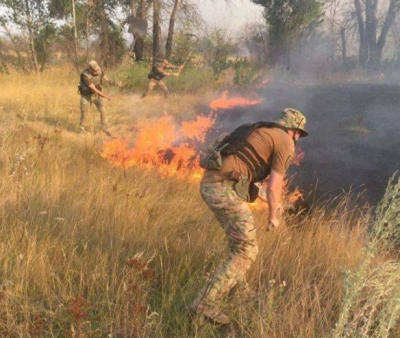 На Луганщине в ходе тушения пожаров пострадали военные – Луганщина пожар 2020 На Луганщине в ходе тушения пожаров пострадали военные – Луганщина пожар 2020
