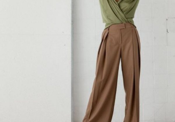 У моду на осінь-зиму прийшли розкішні штани палаццо з 30-х: фото