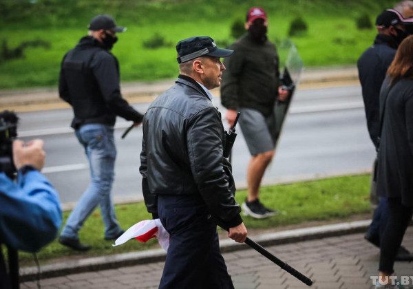 У Мінську тітушки Лукашенка з кийками жорстко затримували людей