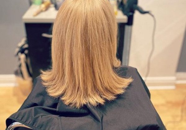 Стрижки на середнє волосся у стилі 60-х підкорюють світ цієї осені - фото