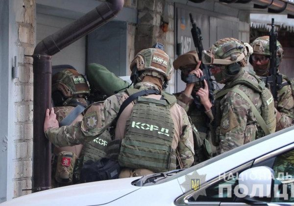 У центрі Харкова чоловік підірвався на гранаті