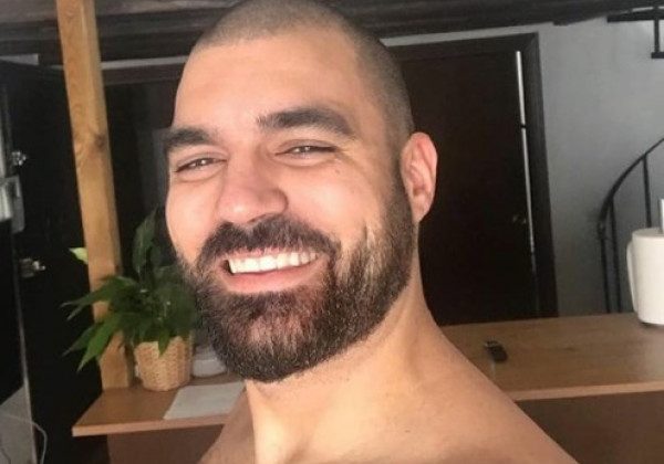 У моду повернулася найкоротша чоловіча стрижка мілітарі - фото