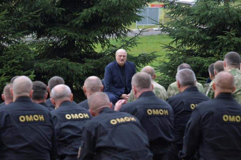 Генерали готові почати свою гру: експерт назвав останню надію Лукашенка