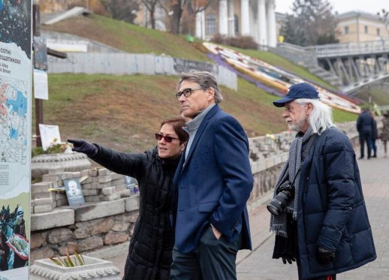 Трамп и его команда заставляли Украину покупать сверхдорогой газ: расследование Time