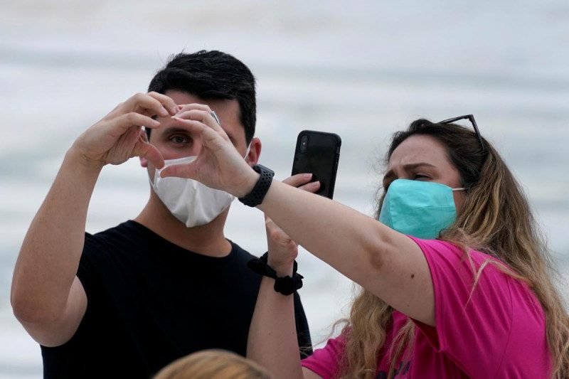 "Встретят мамочек и папочек": астролог составил любовный гороскоп на октябрь