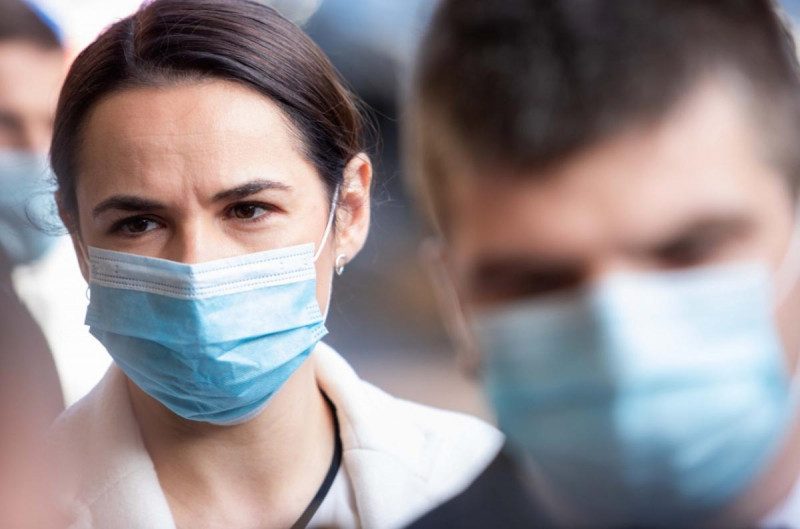 Макрон зустрівся з Тихановською: про що домовилися стосовно Білорусі