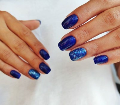 Модний синій манікюр осінь 2020 Модний синій манікюр осінь 2020