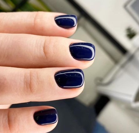 Модний синій манікюр осінь 2020 Модний синій манікюр осінь 2020