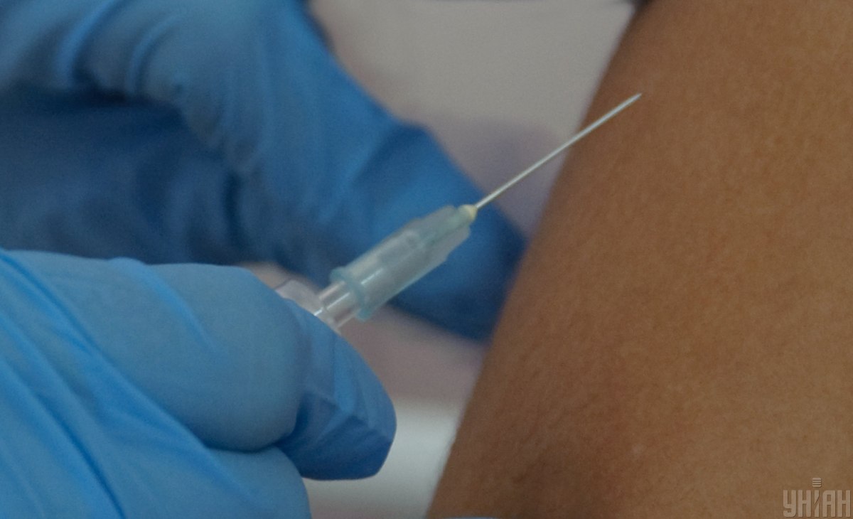 Украина ждет массу вакцин: Ляшко советует украинцам прививаться от гриппа и COVID-19