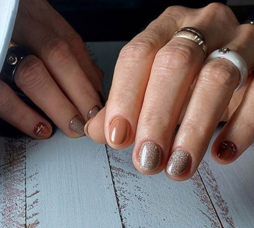 Бежевий манікюр 2020 осінь Бежевий манікюр 2020 осінь