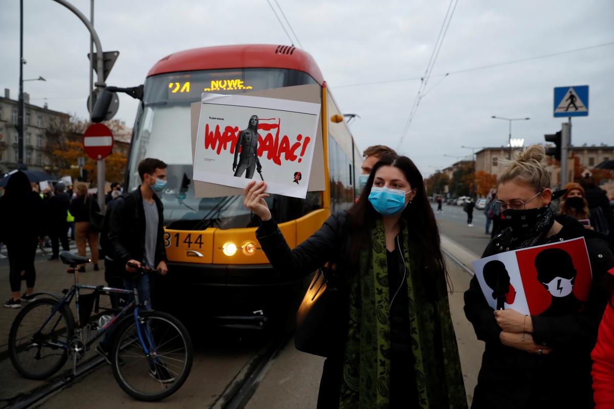 У Польщі відбулися масові заворушення через заборону абортів: люди пішли на кардинальні заходи