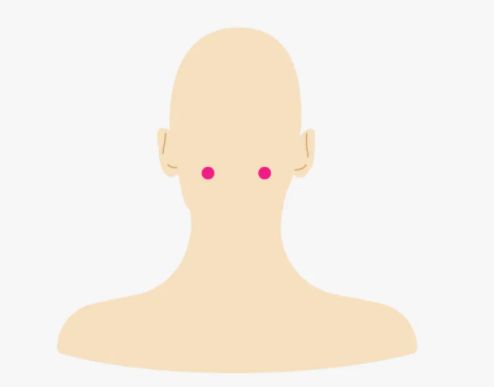 Болит шея: названы точки, которые помогут уменьшить боль Болит шея: названы точки, которые помогут уменьшить боль