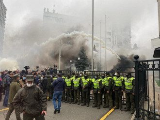 Що відбувається під КСУ - спецназ і ультиматум учасників мітингу Що відбувається під КСУ - спецназ і ультиматум учасників мітингу