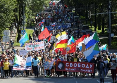 Протесты в Хабаровске будут давить ОМОН и шлюха Жириновского