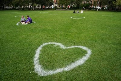 Любовний шанс світить Ракам, Левам та Овнам – Гороскоп на сьогодні 18 жовтня 2020 року для всіх