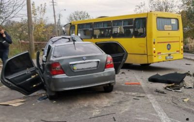 В Ровно на улице Черновола произошла авария - фото Нацполиции