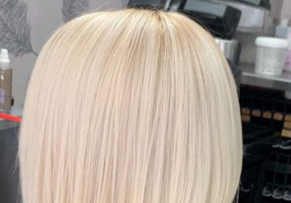 Стрижка асиметричний боб з ефектом омолодження знову в моді - фото