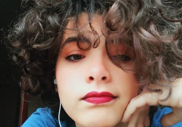 Модні й легкі зачіски на коротке волосся 2020 на кожен день - фото