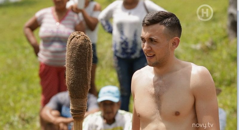 Звезду реалити избили и вываляли в грязи из-за его девушки