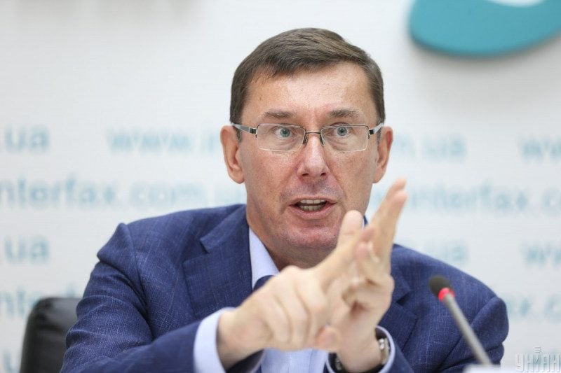 Луценко оконфузился в эфире своей программы на канале Порошенко