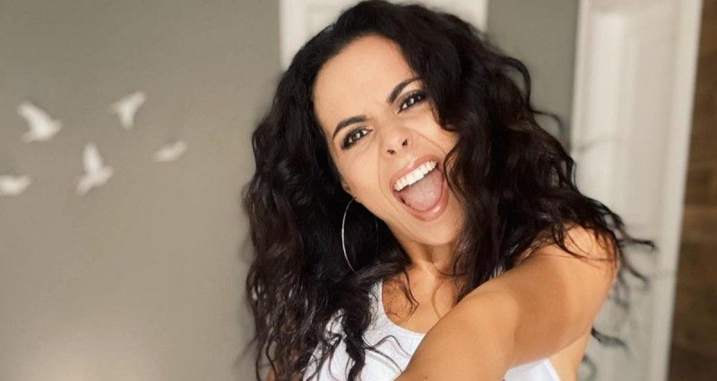 Настя Каменських без макіяжу вразила шанувальників і анонсувала новий кліп