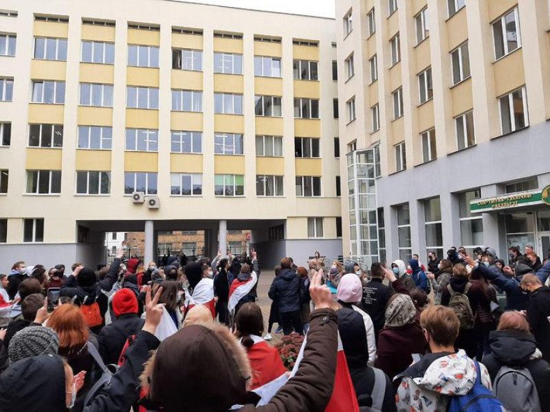 Черговий крок білорусів до свободи: в країні почався всенародний страйк