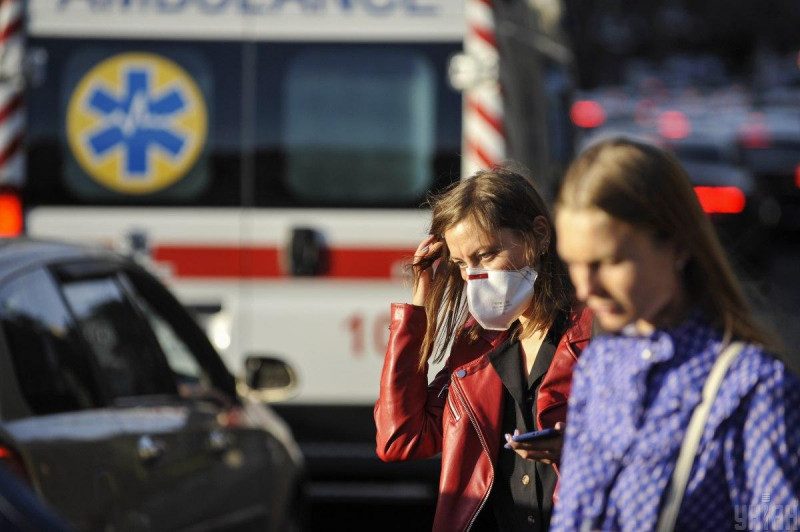 Лікування COVID-19 в Україні: що для українців безкоштовно