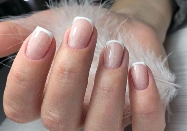 Французский маникюр осень 2020