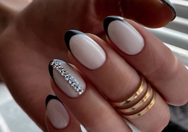 Французский маникюр осень 2020