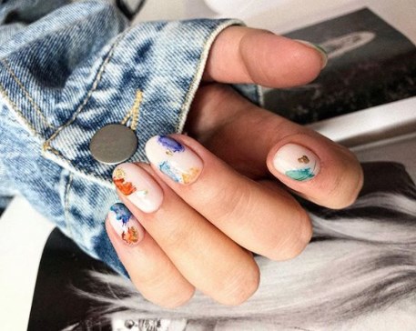 Модний нюдовий манікюр осінь 2020