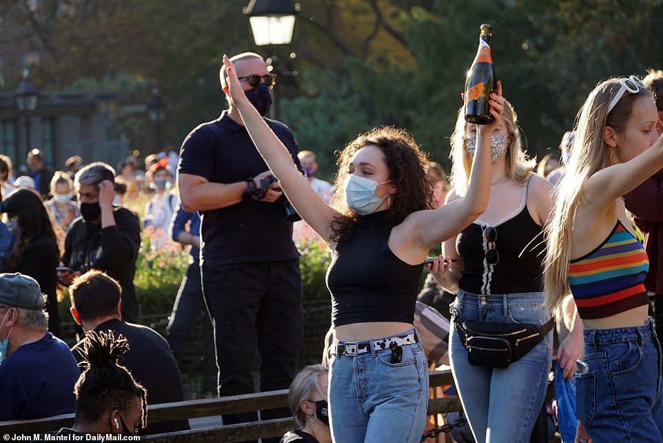 У США святкують перемогу Байдена на вулицях