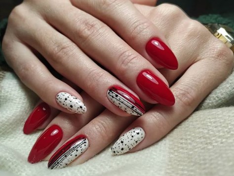 Павутинка на нігтях