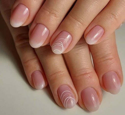 Павутинка на нігтях